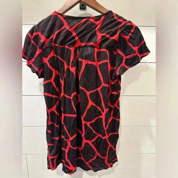 Michael Kors Red/ Black Top- Size Medium - Picture 4 of 4